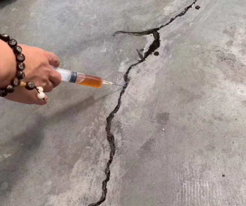 普兰店混凝土裂缝修补技术详解​